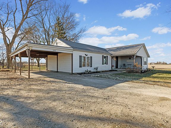 3rd image of 1595 W County Road 950 N