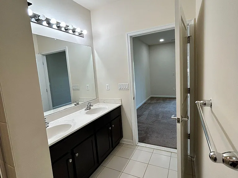 826 Strassle Way — Photo 36