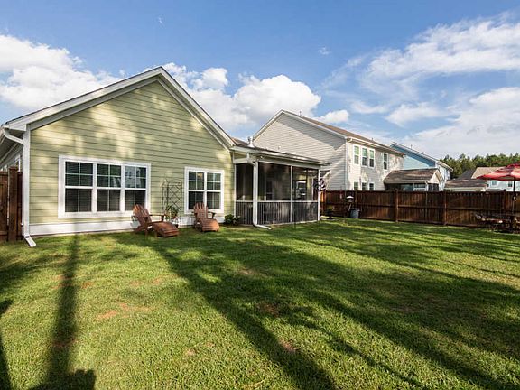 3rd image of 354 Whispering Breeze Ln