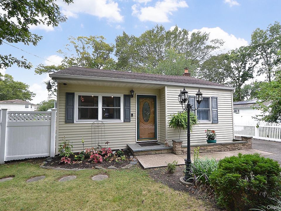 1st image of 830 Hawkins Avenue