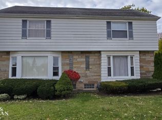 21806-14 Moross Rd, Grosse Pointe, MI 48236