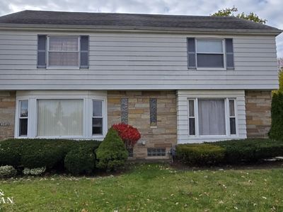 21806-14 Moross Rd, Grosse Pointe, MI, 48236