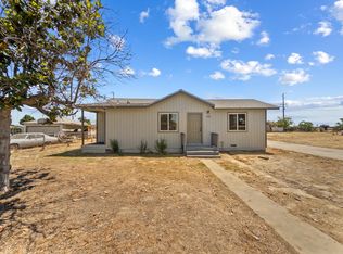 1022 S Elm St, Pixley, CA 93256