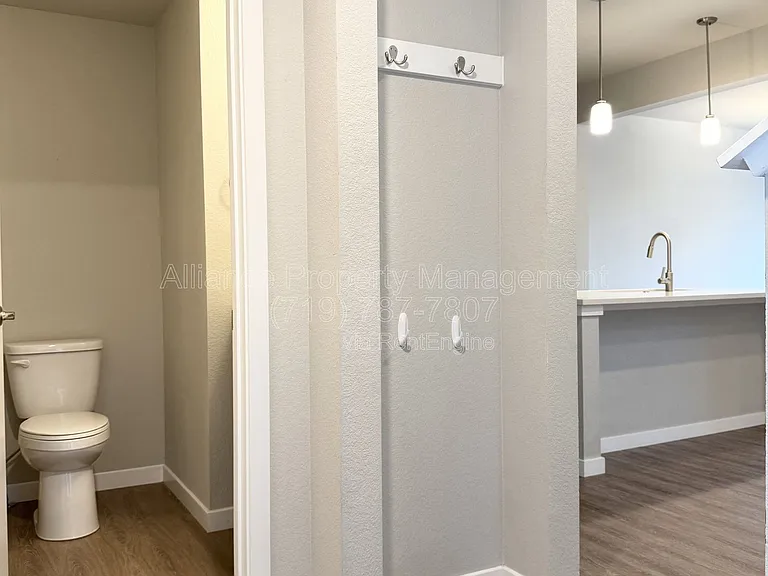 5424 Carvel Grv — Photo 2