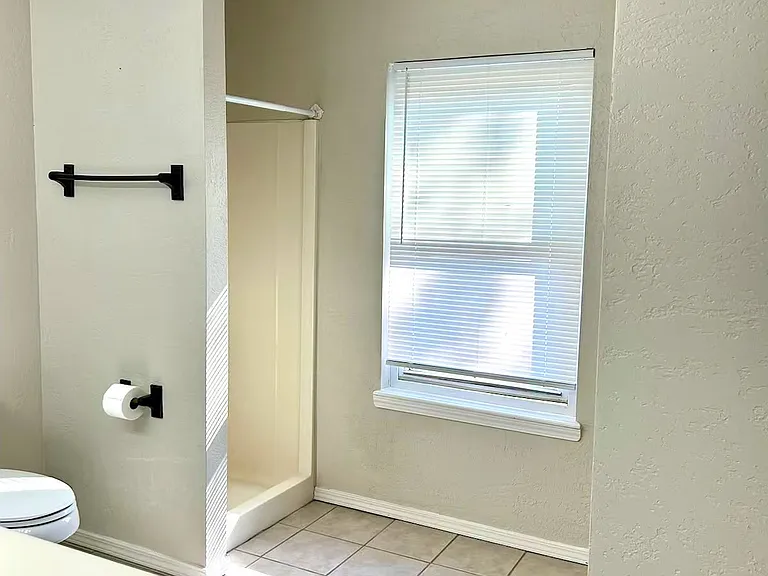 1807 Comanche St NW — Photo 32