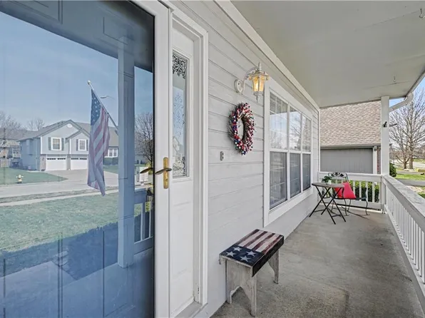 1225 SE 12th St, Lees Summit, MO 64081