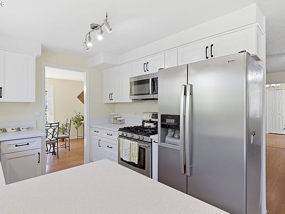 4th image of 17990 NW Brickstone Ln