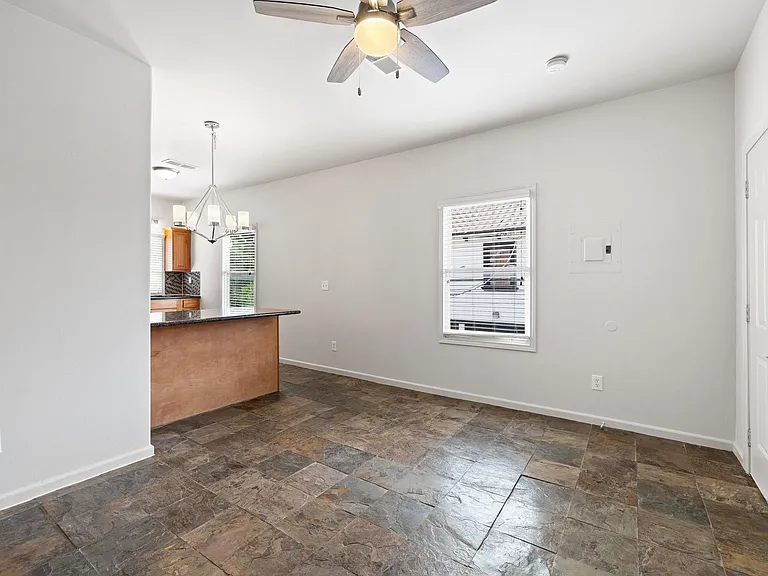 631 Cortlandt St #A — Photo 6
