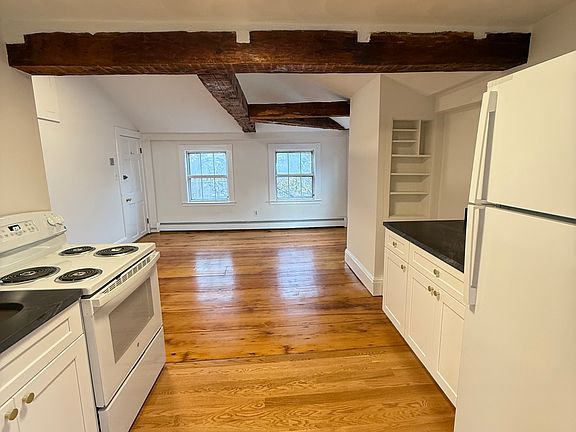 5th image of 313 Essex St #301