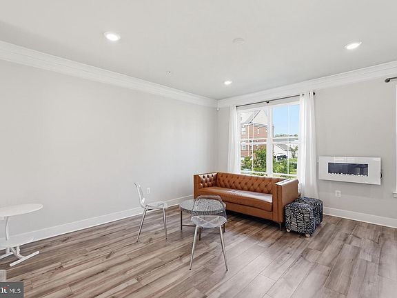 5th image of 11504 Mary Shelley Pl