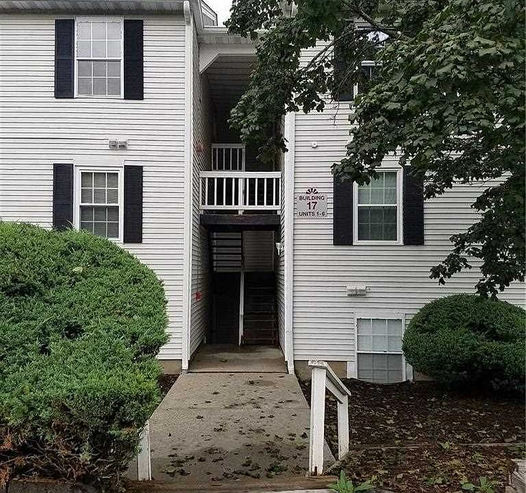 1st image of 17 Lexington Hl Unit 4