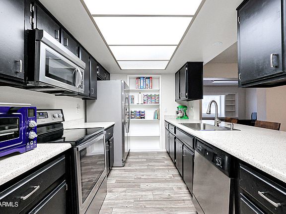 5th image of 3301 W CINNABAR Avenue