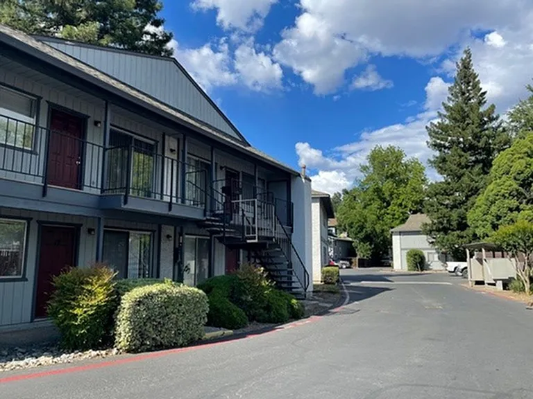 Summer Village Apartments — Photo 15