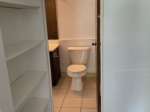 3rd image of 1317 Michigan Ave W #8