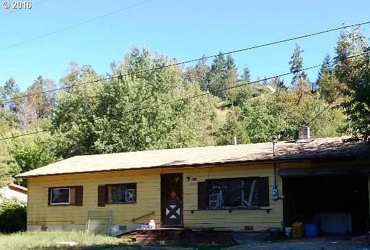 1st image of 661 W 1st St