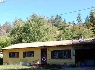 661 W 1st St, Canyonville, OR 97417