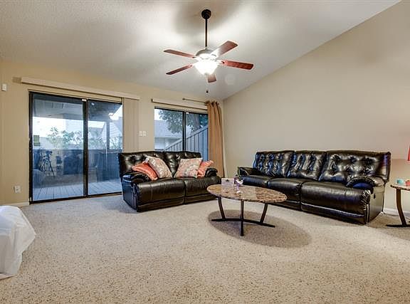 2nd image of 814 Saint Andrews Ct