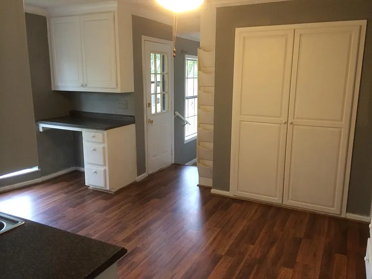 1703 Delano St — Photo 22