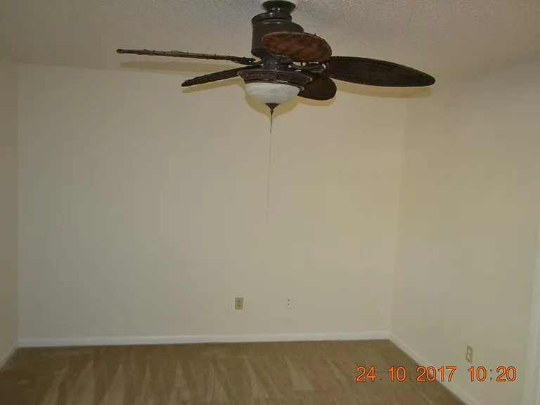 11413 Midfield Way — Photo 5