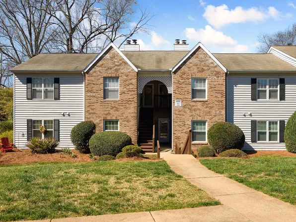 4000 B Whirlaway Ct, Clemmons, NC 27012