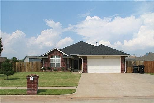 2nd image of 2617 E Hills Dr