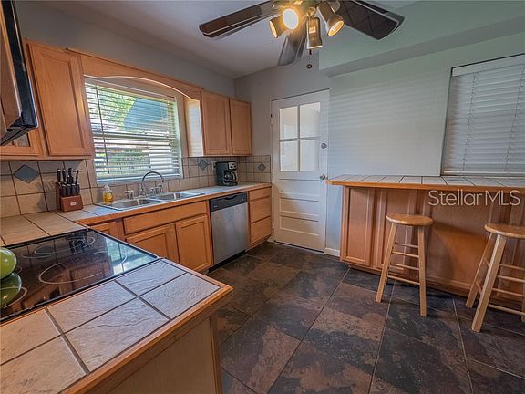 5th image of 763 Baffie Ave