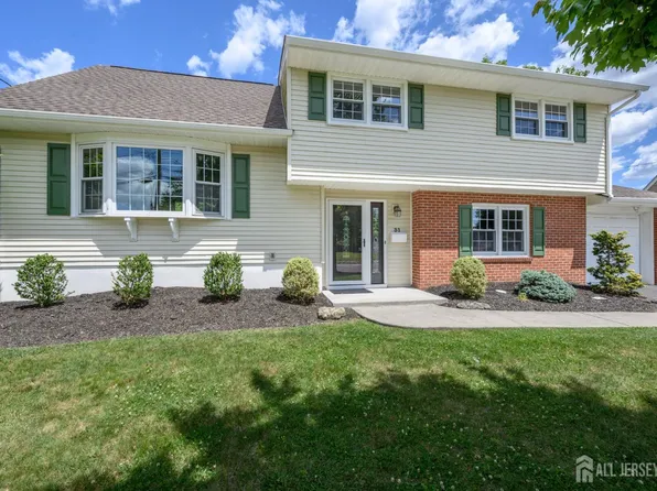 31 Starlit Dr, Middlesex, NJ 08846