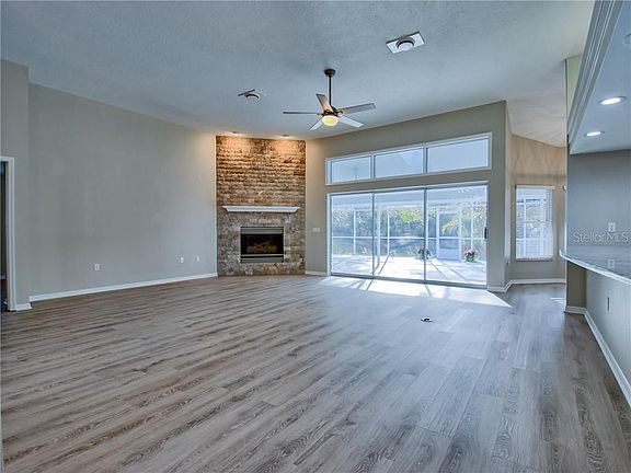 4th image of 1567 N Marlborough Loop