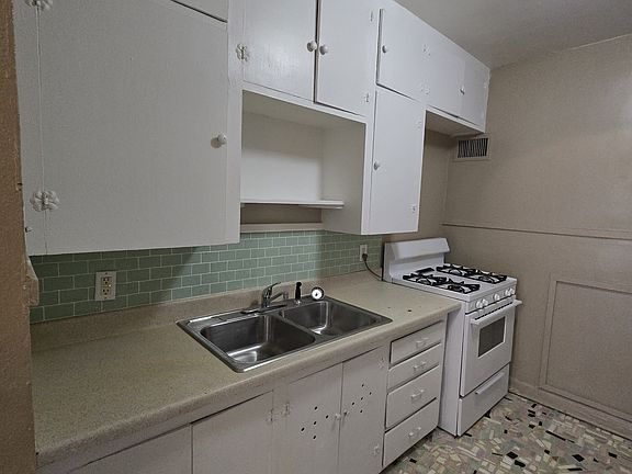 5th image of 400 S Hydraulic Ave