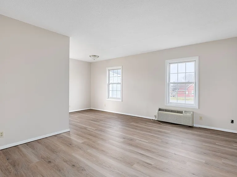347 N Charles St — Photo 5
