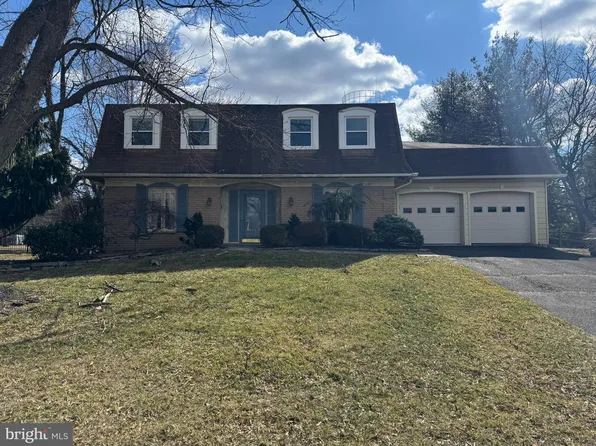 1741 Farmview Rd, Maple Glen, PA 19002