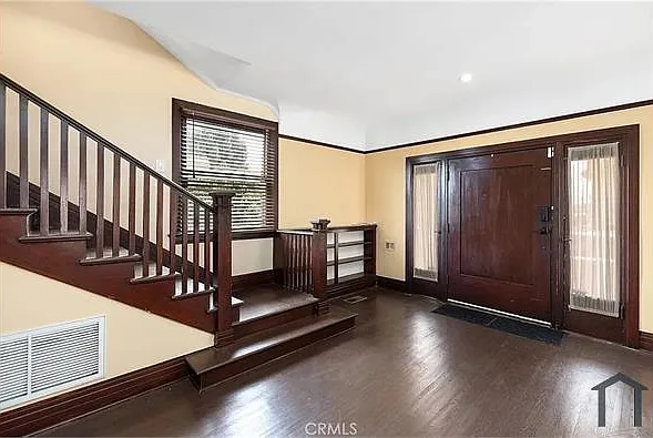2754 Kenwood Ave — Photo 45
