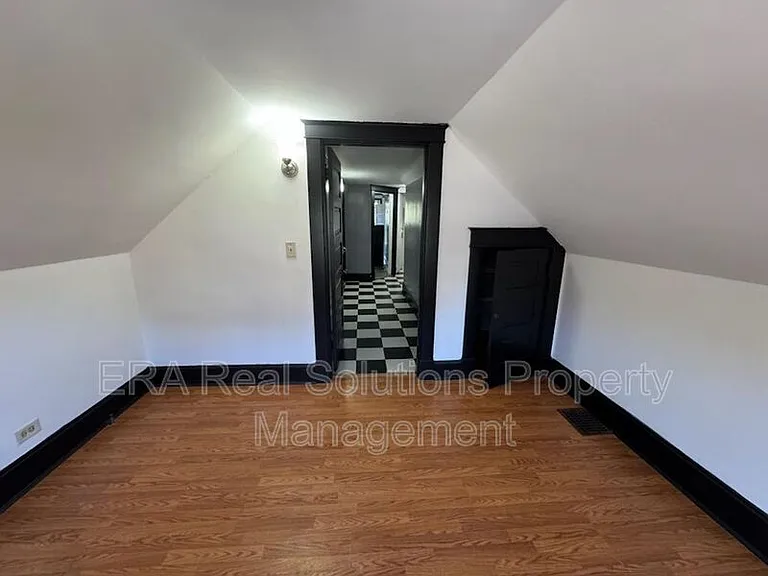3571 Vine St #3 — Photo 9