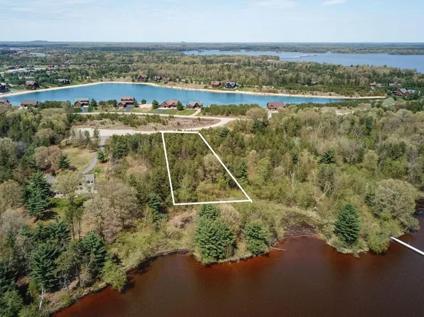 W5533 Windover Ct, New Lisbon, WI 53950