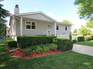 740 W Saint Aubin Dr, Addison, IL 60101