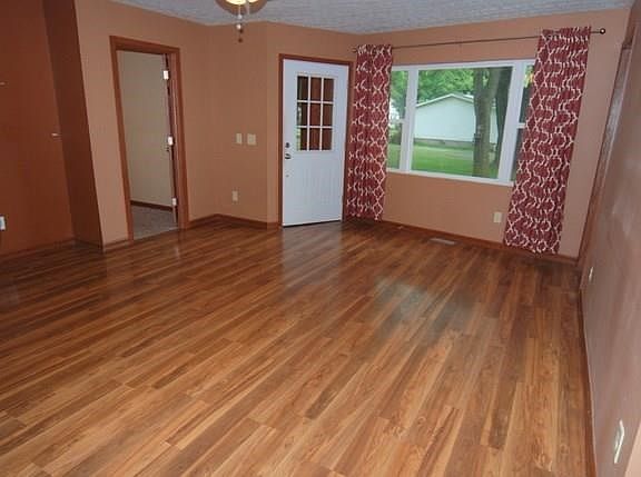 5th image of 351 N Franklin St