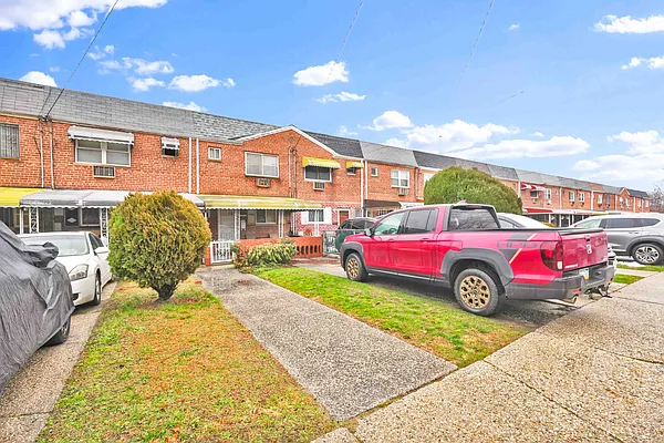 Sold by Mitra Hakimi Realty Group, LLC | media 1