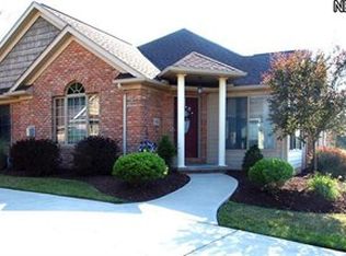 1174 Saint Abigail St SW, Hartville, OH 44632