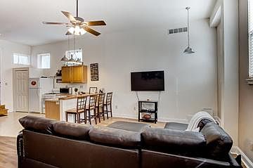 5th image of 2307 Stratford Ave #1