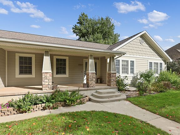 2nd image of 1707 Terrace Dr S