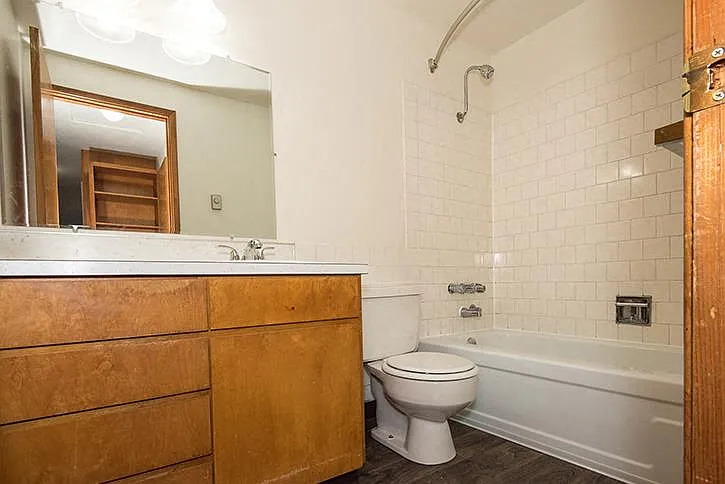 Royal Oaks Apartments — Photo 27