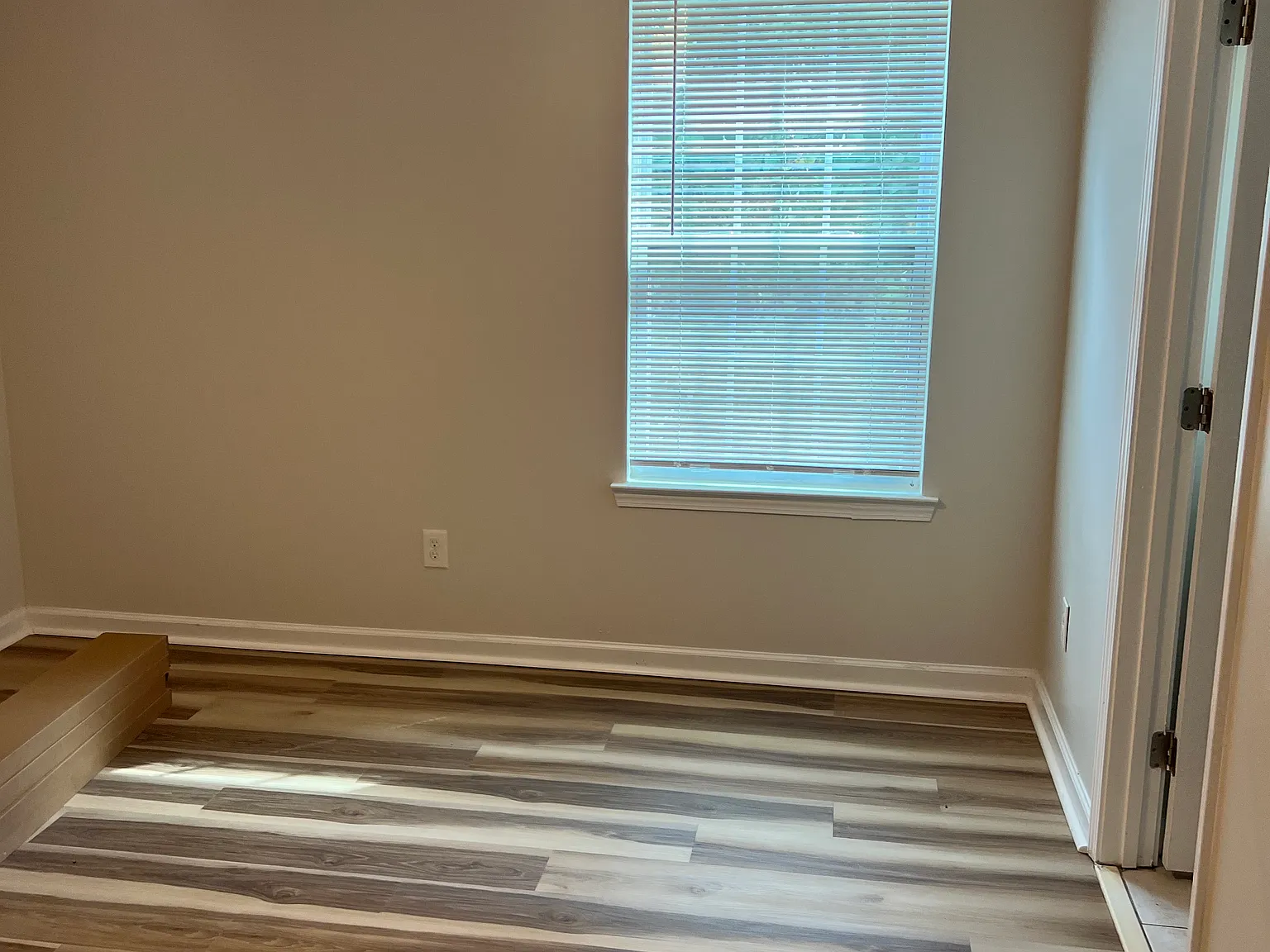 3 bed, 1300 sqft, $1,390 — Photo 4