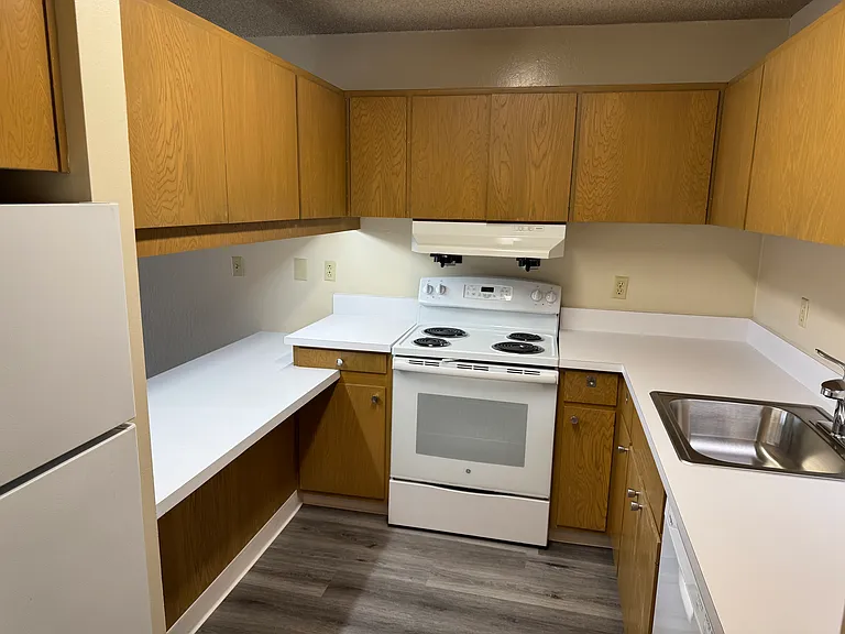 Imperial Apartments — Photo 10