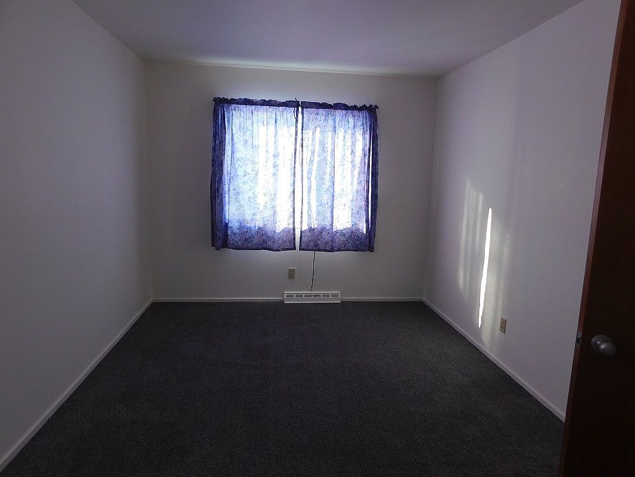 2nd image of 12 Hope Ln #12