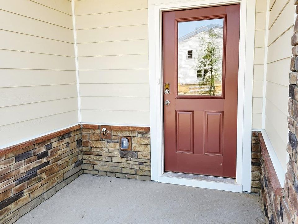 1st image of 250 Brook Farm Ln