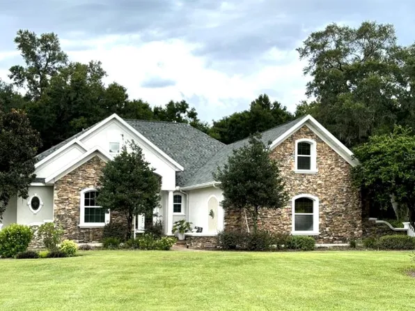 3820 Oak Pointe Dr, Lady Lake, FL 32159