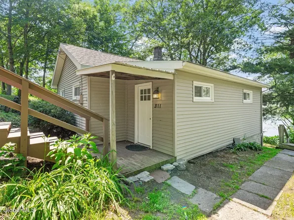 311 Hudson Ave, Troy, NY 12182