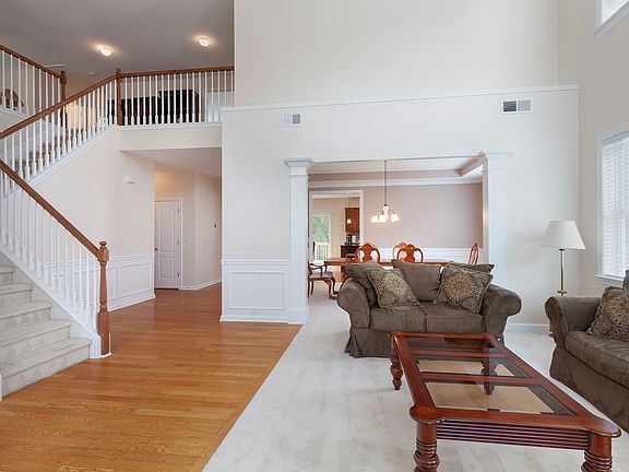 4th image of 204 Highlands Dr