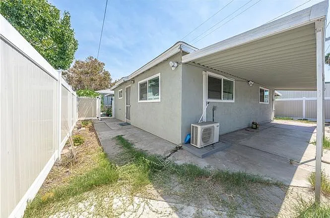 2148 S Sycamore St #B2 — Photo 9