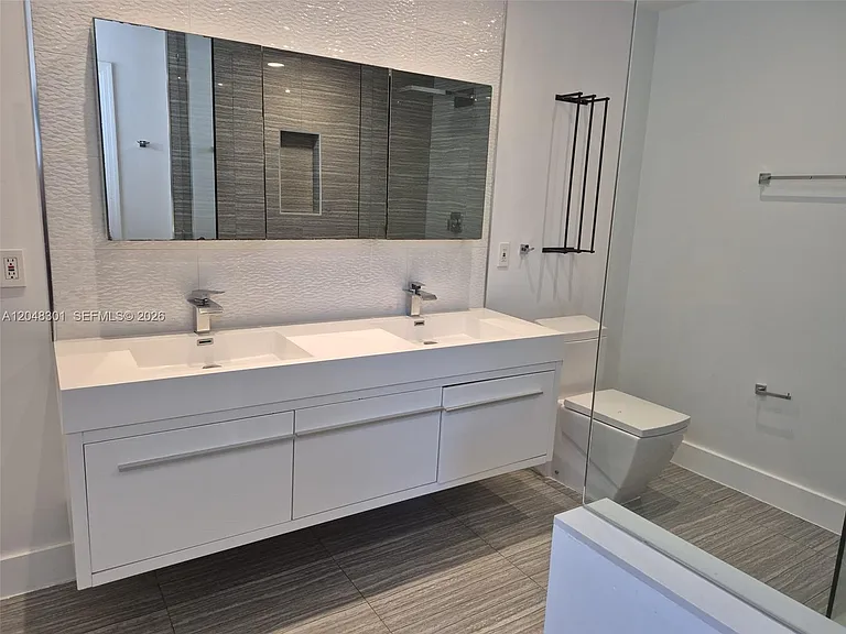 5820 SW 58th Ct — Photo 7